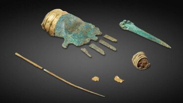 Archaeologists Have Never Seen Anything Like This 3,500-Year-Old Bronze Hand