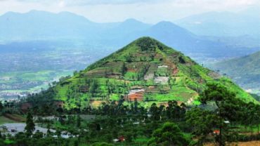 Is the world’s oldest pyramid hidden in Mount Padang?
