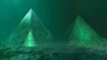 Two Giant Underwater Crystal Pyramids Discovered In The Centre of The Bermuda Triangle (Video)